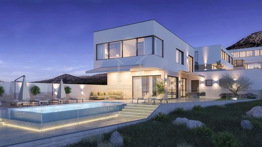 Villa Trogir, Grad Trogir