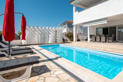 Krnica, Marčanaのヴィラ