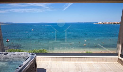 Penthouse w Povljana, Zadar