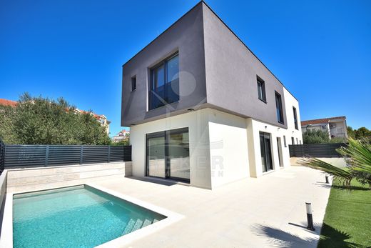 Luxury home in Vodice, Sibenik-Knin