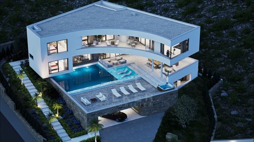 Villa for sale in Primošten