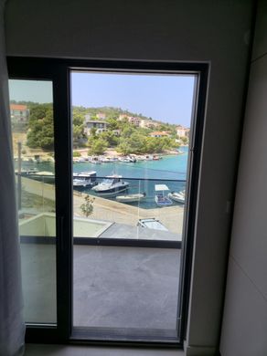 빌라 / Rogoznica, Rogoznica Općina