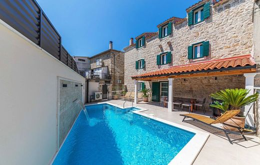 Luxury home in Kaštel, Istria