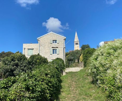 Элитный дом, Buje, Grad Buje