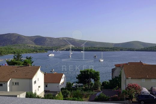 Villa a Zaboric, Grad Šibenik