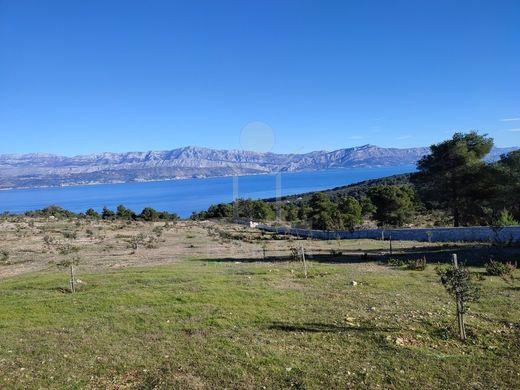 Grundstück in Brac, Split-Dalmatia