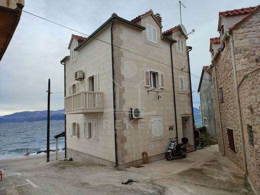 Luxury home in Brac, Split-Dalmatia