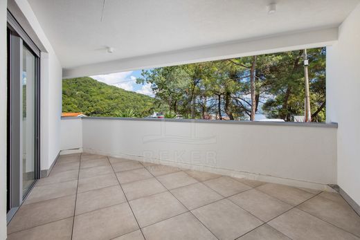 Apartment / Etagenwohnung in Opatija, Grad Opatija