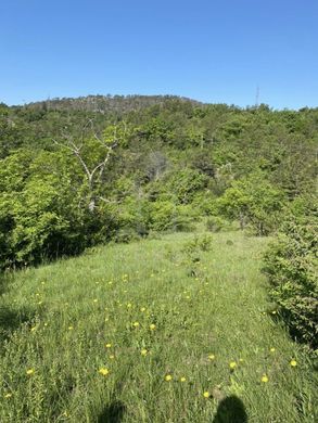 Land in Drniš, Grad Drniš