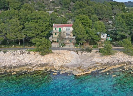 Casa di lusso a Šolta, Split-Dalmatia