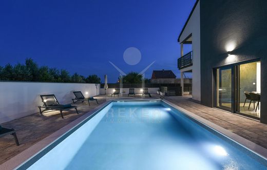 Villa - Maslenica, Jasenice