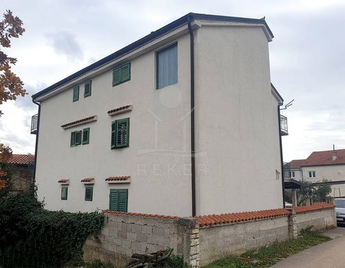 Luxury home in Bilice, Sibenik-Knin