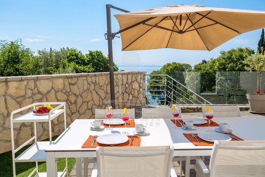 Apartment / Etagenwohnung in Opatija, Grad Opatija