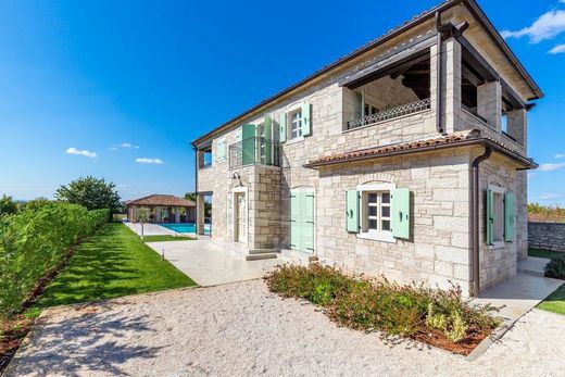 Villa a Tinjan, Istria