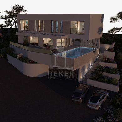 Villa Omiš, Grad Omiš