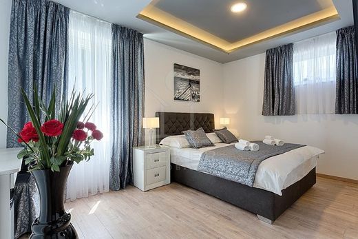 Daire Split, Grad Split