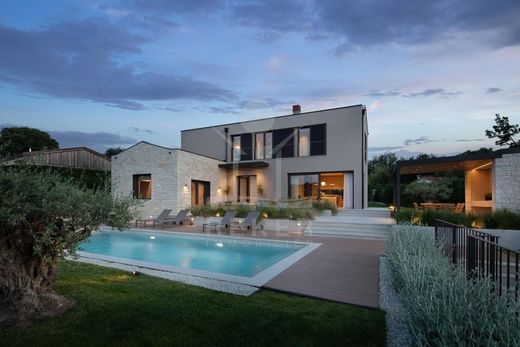 Villa a Parenzo, Grad Poreč