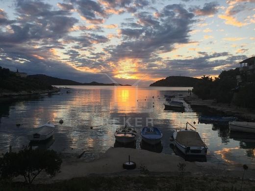 Элитный дом, Lokva Rogoznica, Grad Omiš