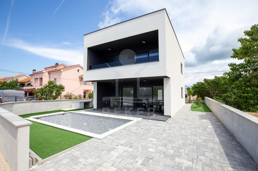 Villa en Privlaka, Zadar