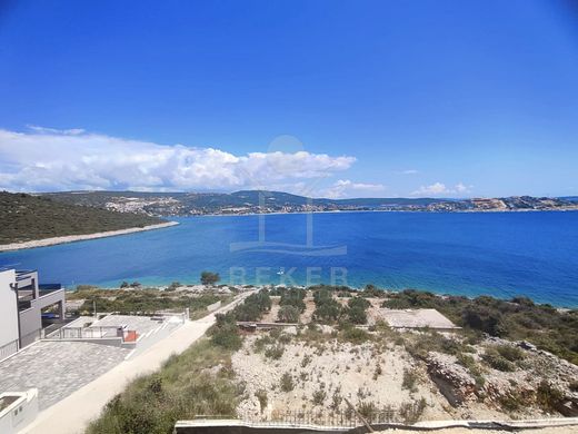 Villa a Rogoznica, Rogoznica Općina