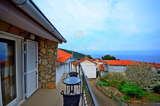 豪宅  Stomorska, Šolta