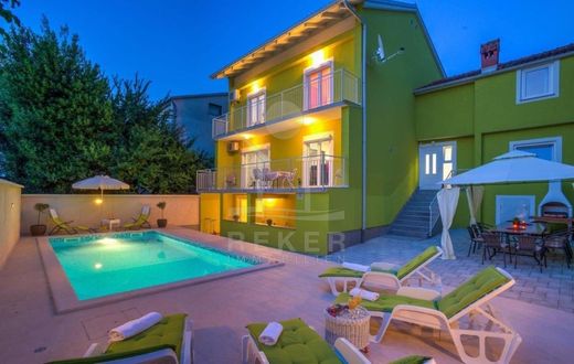 Luxe woning in Pula, Grad Pula