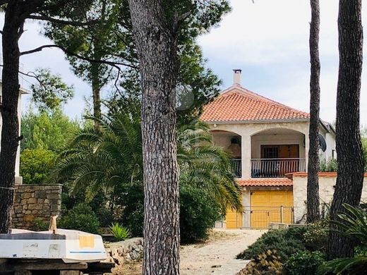 Villa à Brac, Split-Dalmatia