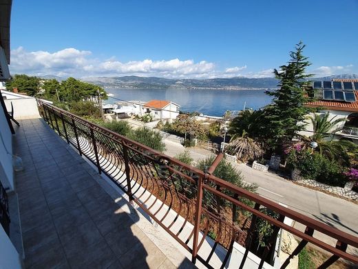 Luxus-Haus in Slatine, Grad Split
