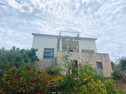 Luxury home in Brac, Split-Dalmatia