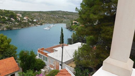 Casa di lusso a Brac, Split-Dalmatia