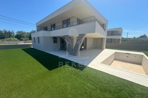 빌라 / Krk, Grad Krk