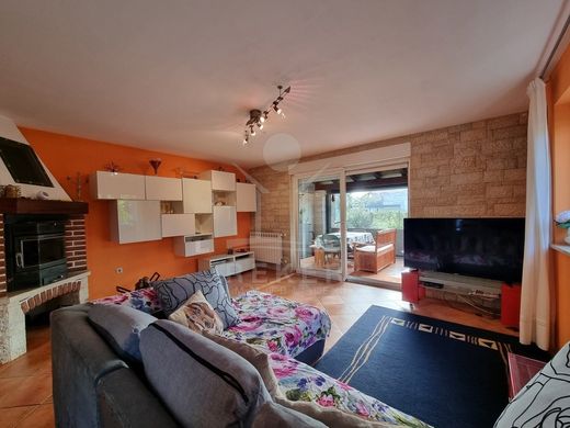 Casa de luxo - Tar, Tar-Vabriga-Torre Abrega