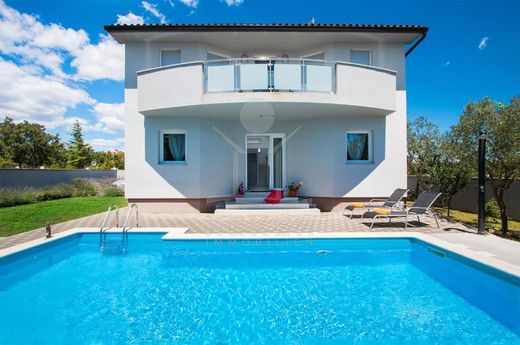 Vodnjan, Grad Vodnjanのヴィラ