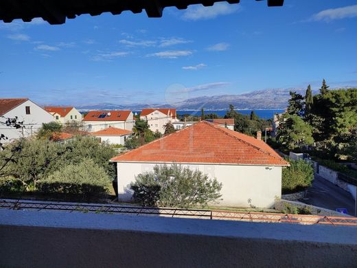 Casa di lusso a Brac, Split-Dalmatia