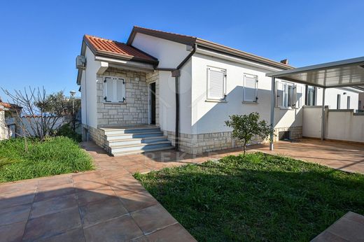 Luxury home in Umag, Grad Umag