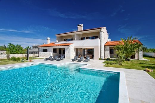 Villa à Svetvinčenat, Istria