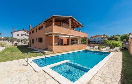 Pula, Grad Pulaのヴィラ