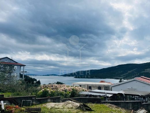 Grundstück in Trogir, Grad Trogir