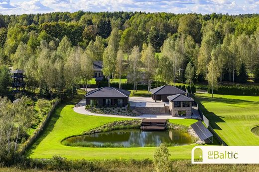 Lüks ev Varniškės, Vilnius District Municipality