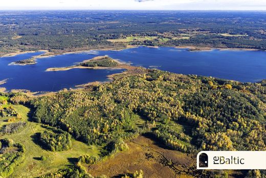 Land in Padvarniai, Moletai