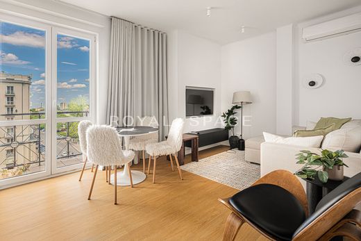 Apartment / Etagenwohnung in Warschau, Warszawa
