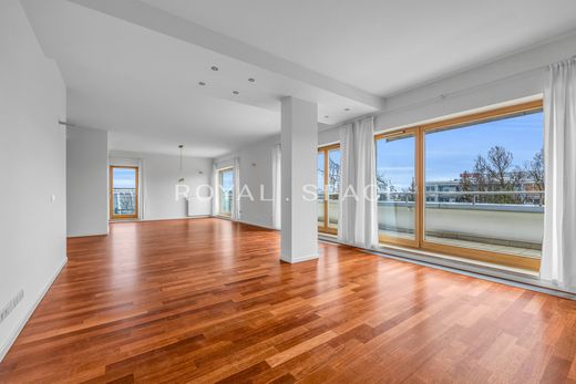 Apartment / Etagenwohnung in Warschau, Warszawa