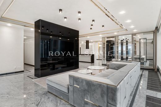 Apartment / Etagenwohnung in Warschau, Warszawa