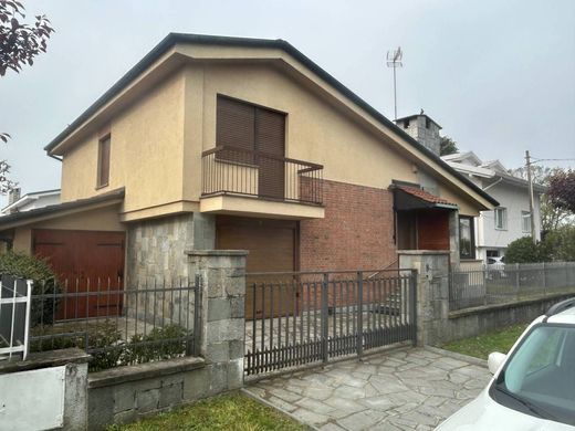 Villa in Vinovo, Turin