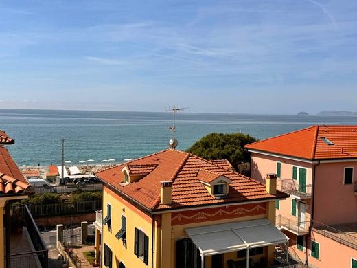 Ático en Borgio, Provincia di Savona