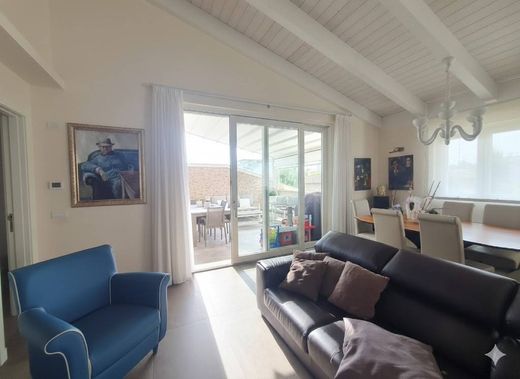 Penthouse in Castelnuovo Rangone, Provincia di Modena