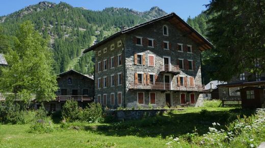 Gressoney-La-Trinitè, Valle d'Aostaのアパートメント