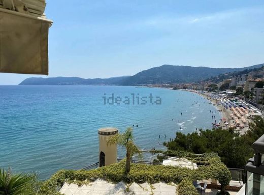 Alassio, Provincia di Savonaのアパートメント