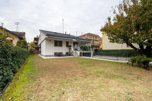 Villa in Collegno, Turin