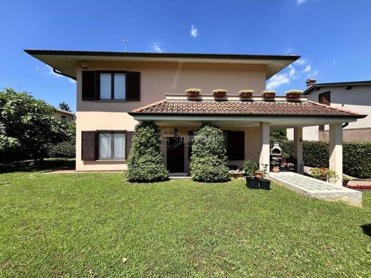 Villa in Casatenovo, Provincia di Lecco